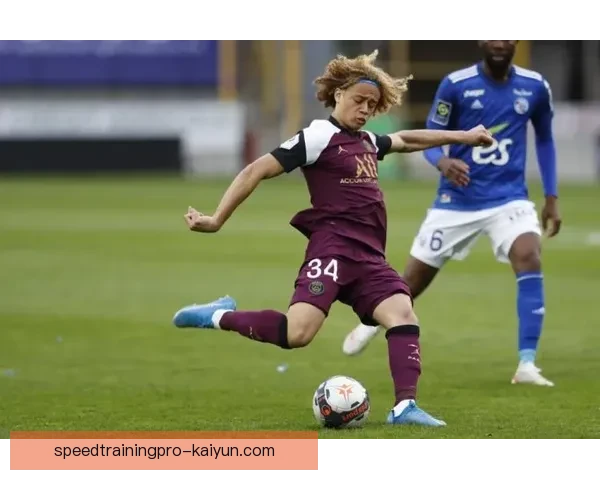 哈维·西蒙斯回归巴黎初见成效，状态回暖备受期待